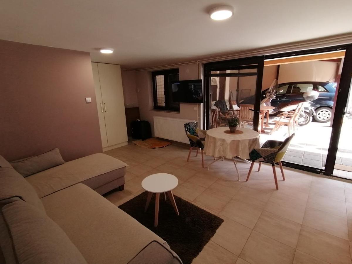 Apartments Sofija Ni エクステリア 写真