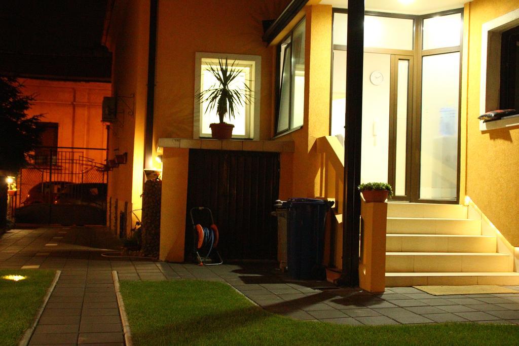 Apartments Sofija Ni エクステリア 写真